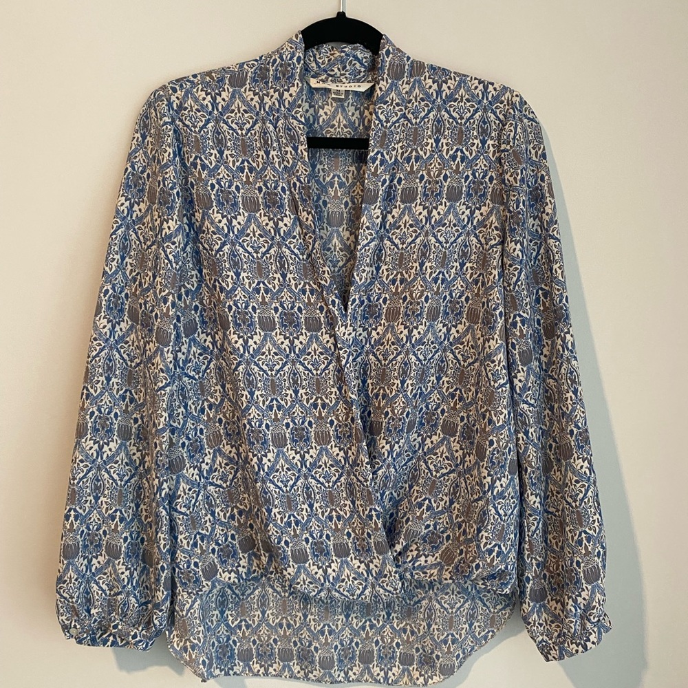 MAX STUDIO BLUE & CREAM PATTERNED BLOUSE (M)